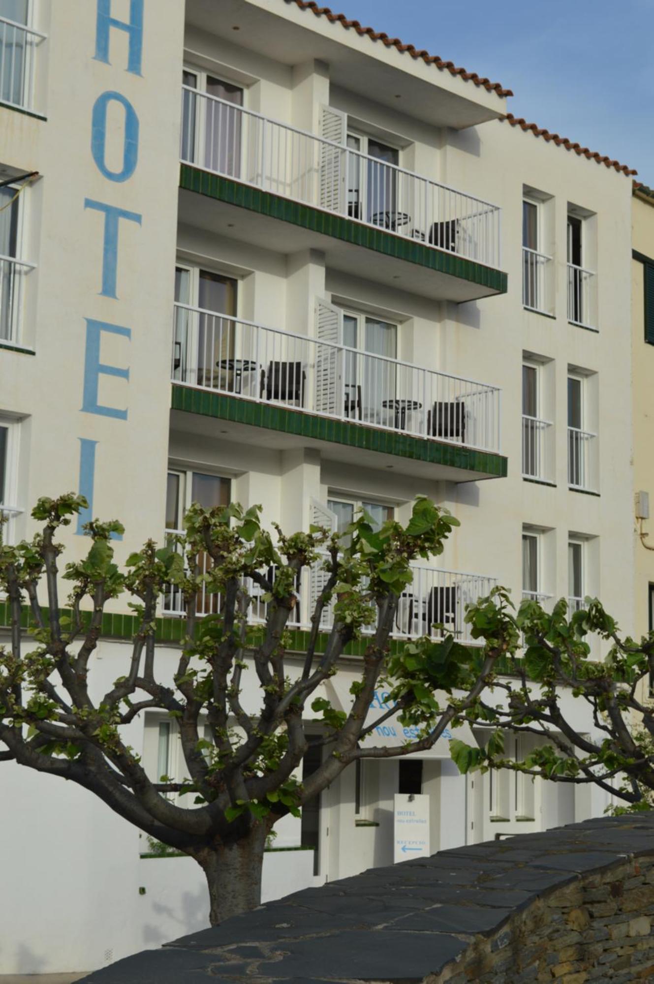 Hotel Nou Estrelles Cadaques Luaran gambar
